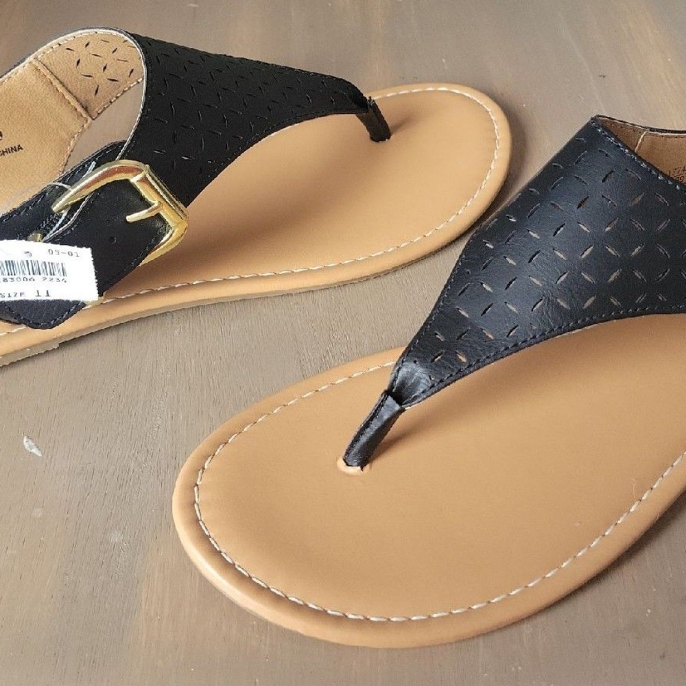 Lower east side womens black thyme sandals size 11. New in box